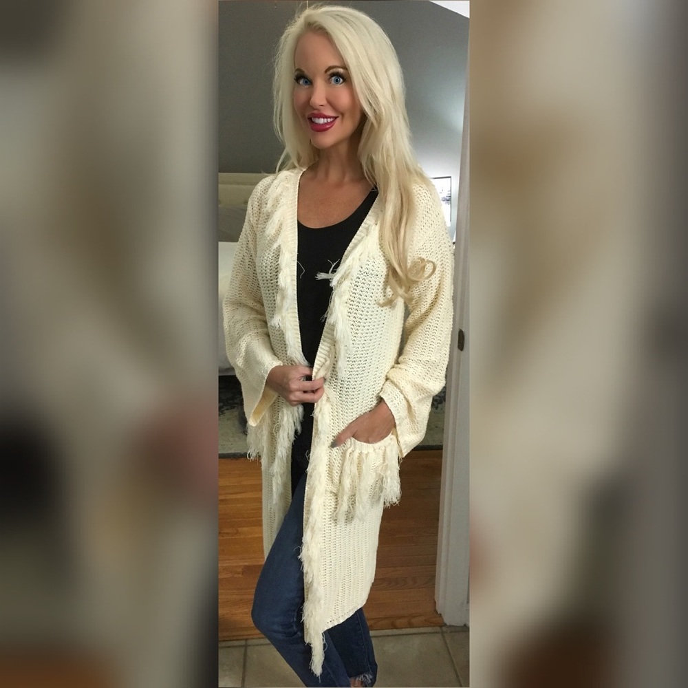 LAST 1! ❤️Cozy and soft ivory fringe coatigan! - Picture 2 of 3